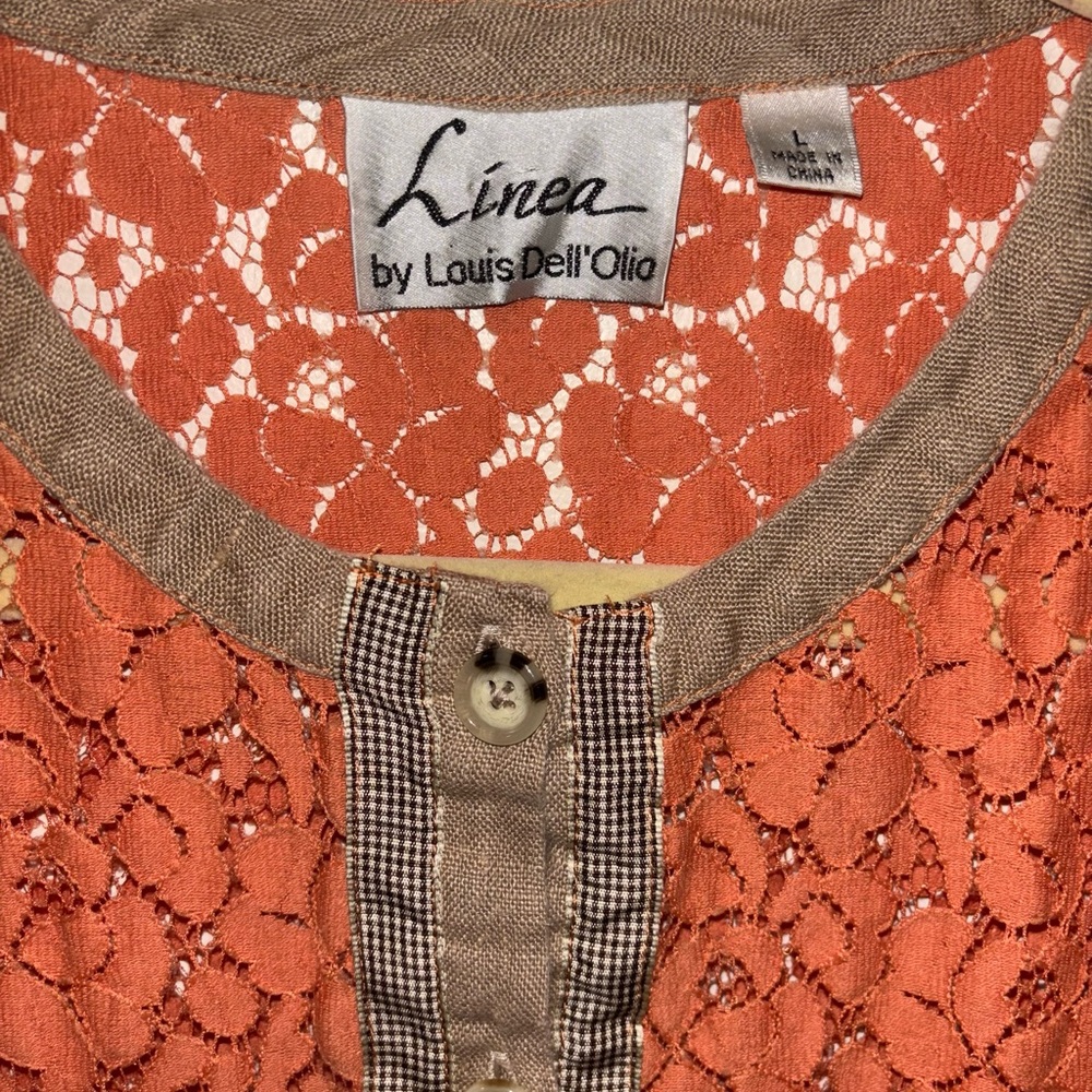 Beautiful peach lace top - Picture 3 of 6